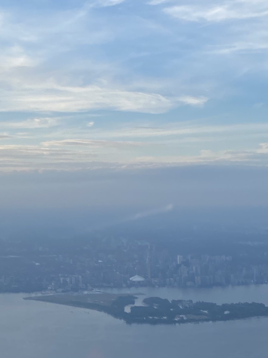 canuk1956's tweet photo. Great city shot tonight #Toronto #summernights #summerflight #ifr https://t.co/vLC8qadh4Z