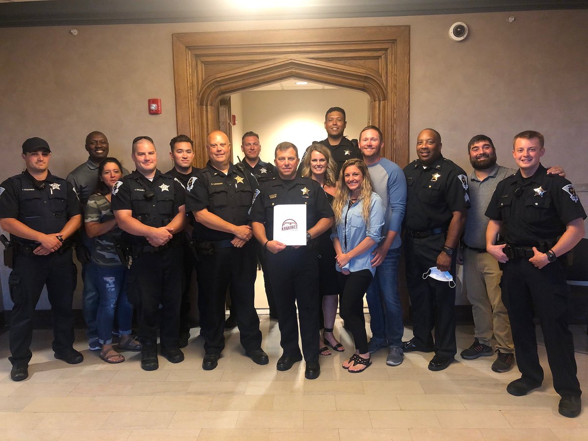 ArmstrWells's tweet photo. An officer and a gentleman, John Raimondo.....thank you for your service.  You will be missed. https://t.co/YQOS2Z7Tbk