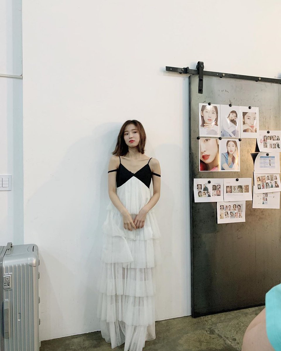 Arin_Thailand's tweet photo. [🐰] 20200722 Style Director's Instagram Update With Arin

🕊️...
#Stlye➕

🐰 #ARIN #아린 🐰

#OHMYGIRL #오마이걸 https://t.co/JVB3BhaMoo