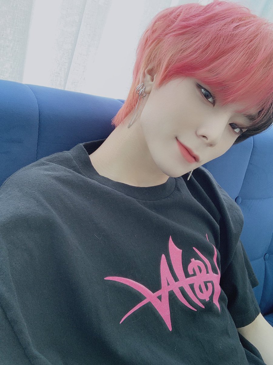 1team_twt's tweet photo. [#1TEAM #제현 #JEHYUN]
드디어 사진 올린다...! 
답답해서 죽는 줄 알았어요!!
기다려줘서 고마워요!! 
그런 김에 염색한 날 사진! https://t.co/B0wr9Ao0bQ