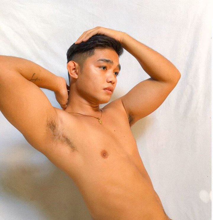 johnrexxbot's tweet photo. pwede na ba pang model? haha https://t.co/xRfxjirU6P