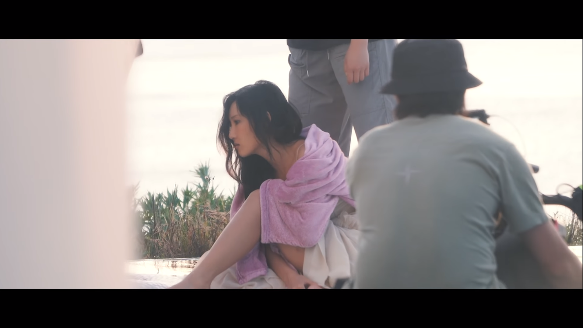 crazykad's tweet photo. LMM MV Sketch picture thread because Hwasa is so incredibly breathtaking and deserves all the love in the world!!! #Hwasa #LMMHwasa #LMM https://t.co/Z78uO8lfPd