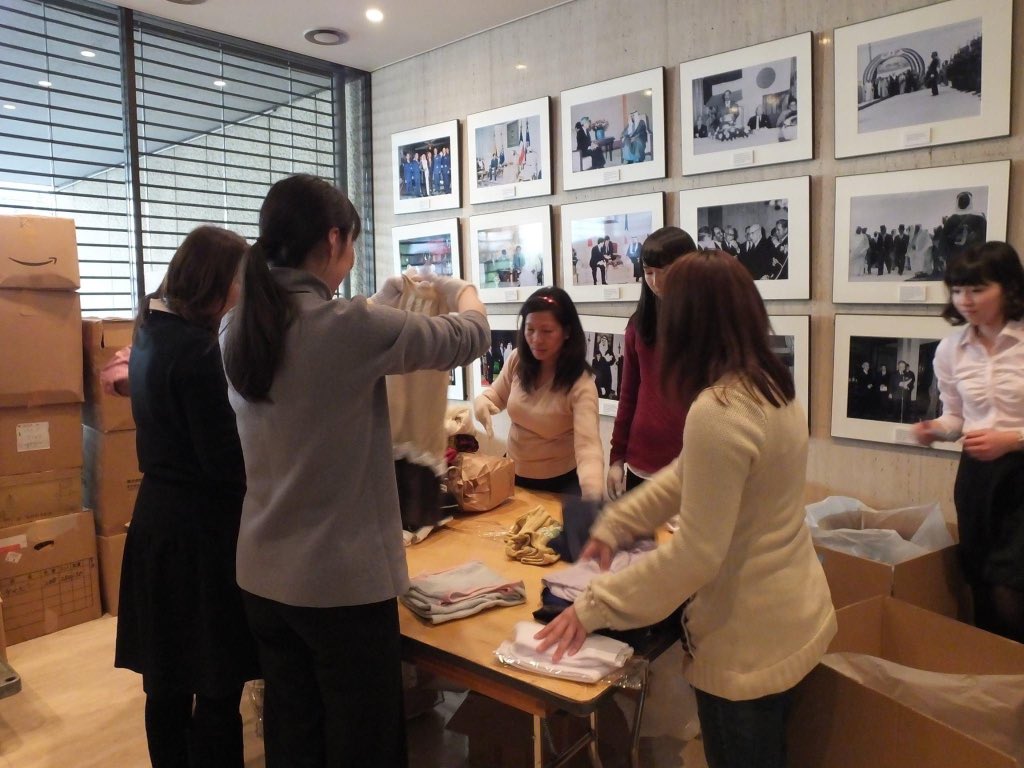 UNISC_INT's tweet image. クウェート大使館🇰🇼でパレスチナ支援物資の仕分けボランティアに参加した時の写真🇰🇼