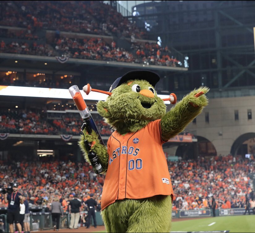 OrbitAstros's tweet image. ONLY 3 DAYS UNTIL OPENING DAY and I’m looking to get some t-shirt toss practice in! Give this a RT for a chance to win a Houston Together t-shirt. I’ll be picking a winner tomorrow! #ForTheH