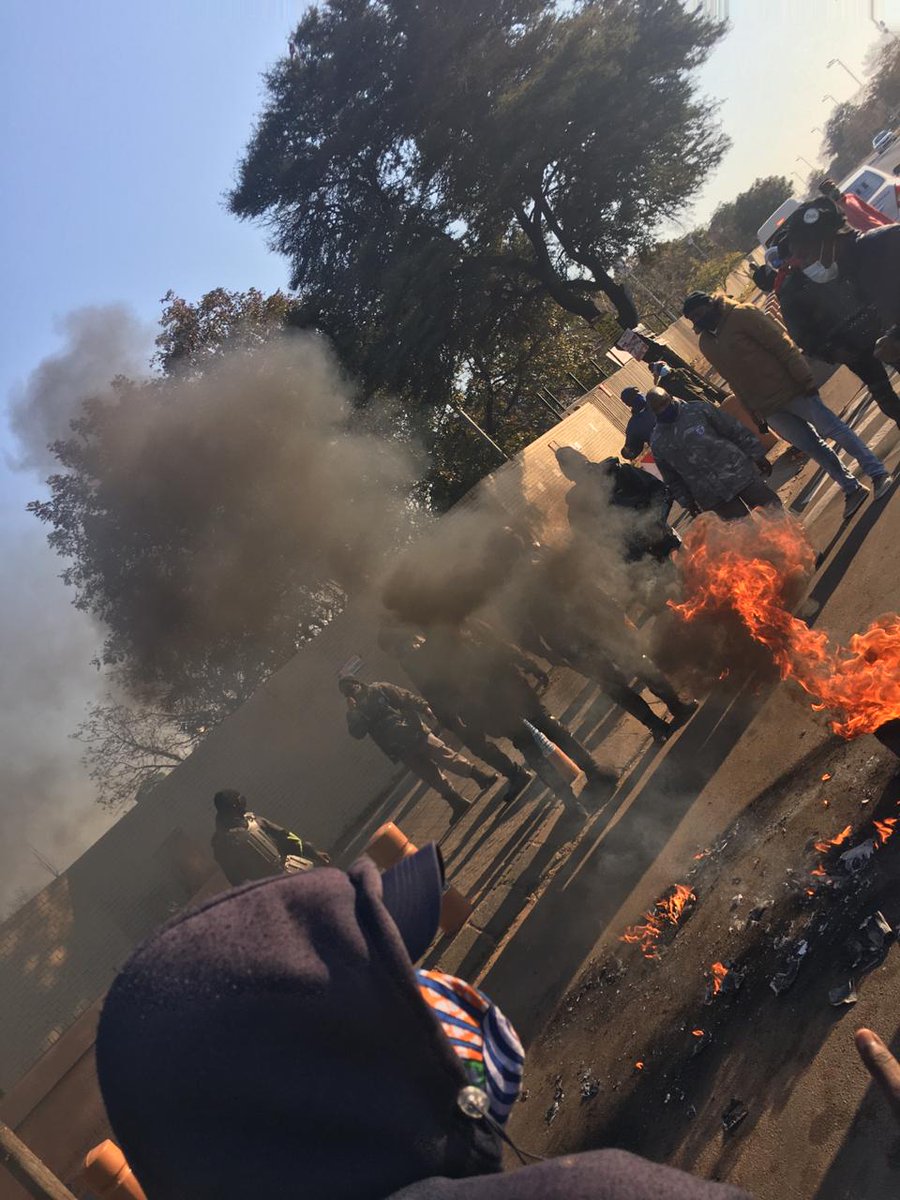 SammyABabyGirl's tweet photo. #TutPayOffCampusAllowance
#SASSA
@eNCA https://t.co/6vpW5cUfgb