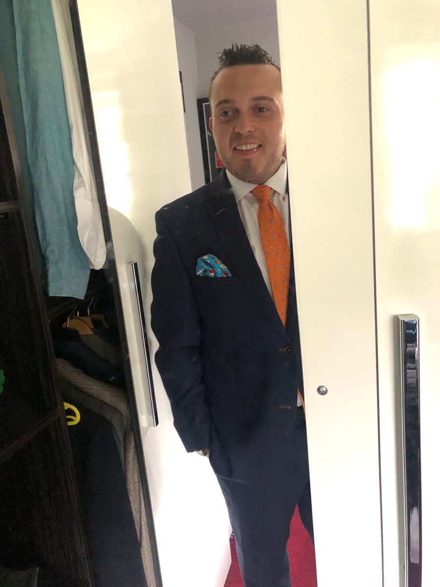 Allergi_app's tweet photo. It’s been a while since our founder last played corporate CEO 😊

#ceo #corporate #suit #shirt #tie https://t.co/xi5d3bO0SD
