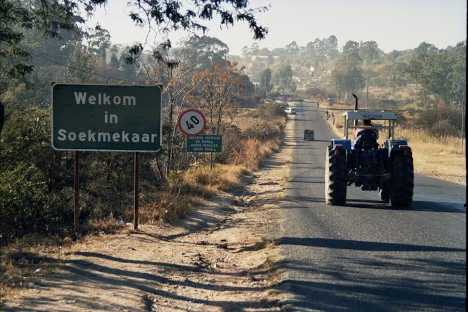 The bodies of all the Boers who were killed were taken away to a safe place for the Boers to come & look for their dead relatives. The town was named Soekmekaar which means looking for one another because that's where they went to look for their loved ones. The town exists today