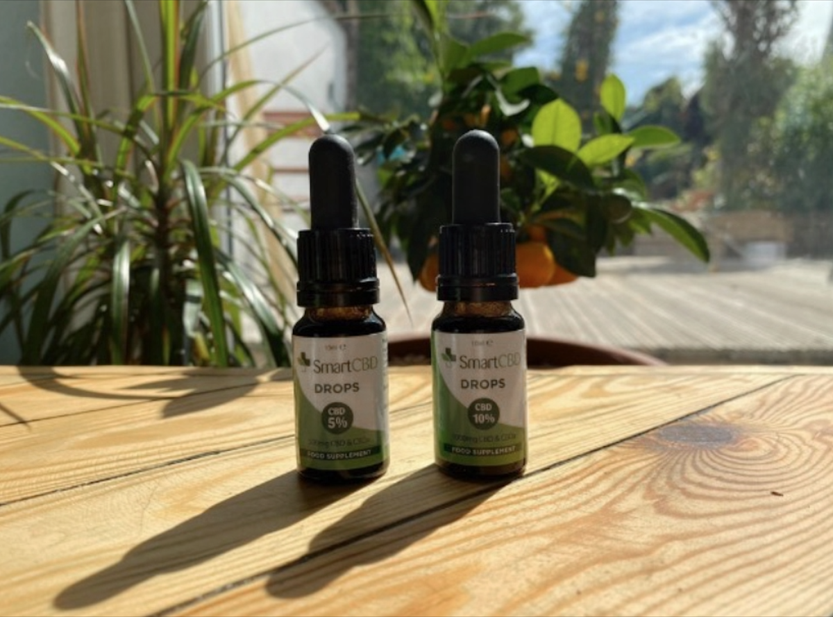 _SmartCBD's tweet photo. To supplement a healthy lifestyle, choose Smart CBD Oil Drops. A few drops under the tongue once a day can make the world of difference 🌎 🌿 

https://t.co/xECLv2YiRV

📸 @isaaclesser on Instagram

#CBD #CBDOil #CBDOilDrops https://t.co/Pwja4RAD9Y