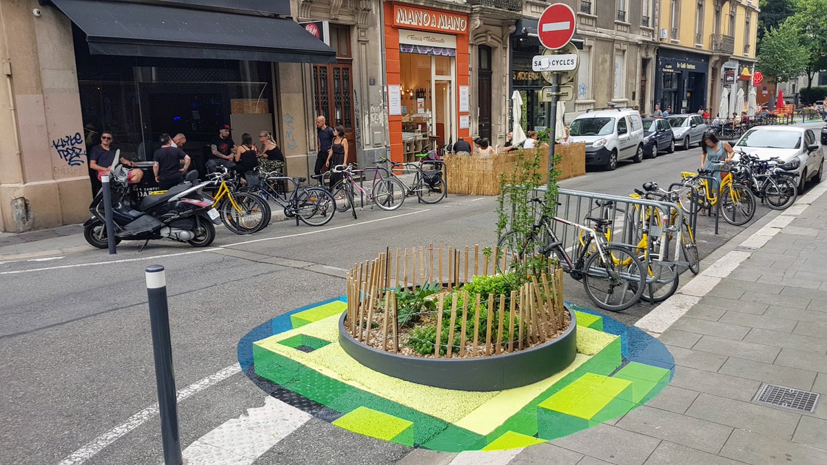 HabitantsCBCH's tweet photo. Hop 2 photos home made hier 😉👍 Très rigolo de jouer un peu avec ces anamorphoses de #NKDM #Nikodem https://t.co/IXeiS5byPC