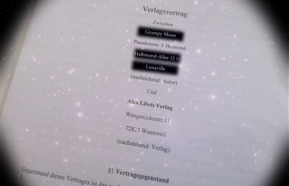 GrumpyMoon0815's tweet photo. So, ich spare mir mal den Trommelwirbel, denn die meisten werden das Bild schon gesehen haben, bevor sie diesen Text lesen. 🙃

Es ist offiziell: Ein Vertrag wurde unterzeichnet, mein erstes Buch erscheint nächstes Jahr im @AleaLibris-Verlag! 🥳🎉 #Autorenleben #PendulumRoman https://t.co/ex7DmqpM4A