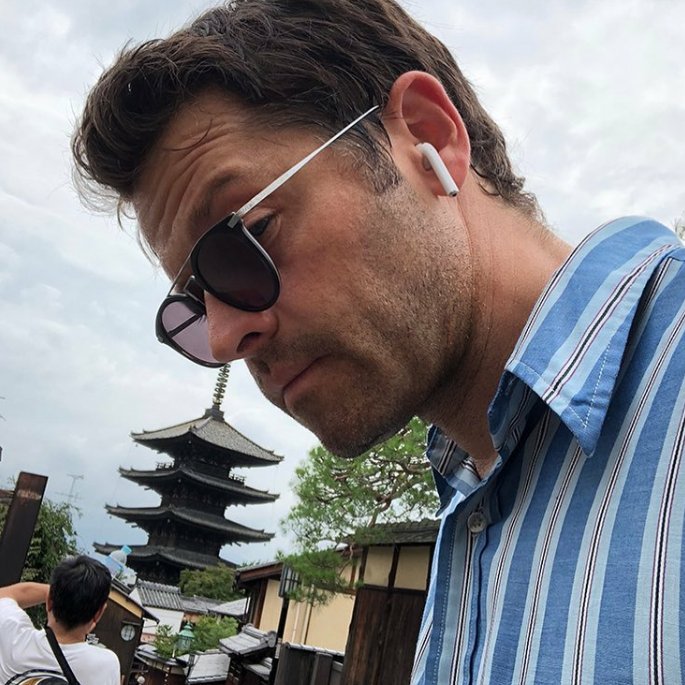 Misha Collins in different sunglasses, a thread cuz he spends a lot on them~