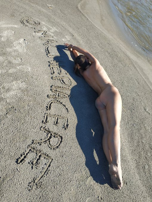 Piace come certificazione del #merculed&igrave; 😂 #exhibitionistwifes #AssWednesday #MiercolesDeCulos #exhibicionist<a href="/tag/merculed%C3%AC"class="tags">#merculed&igrave;</a><a href="/tag/exhibitionistwifes"class="tags">#exhibitionistwifes</a><a href="/tag/sexy"class="tags"><span>#sexy</span></a><a href="/tag/asswednesday"class="tags"><span>#asswednesday</span></a><a href="/tag/outdoors"class="tags"><span>#outdoors</span></a><a href="/tag/public"class="tags"><span>#public</span></a><a href="/tag/miercolesdeculos"class="tags"><span>#miercolesdeculos</span></a>
