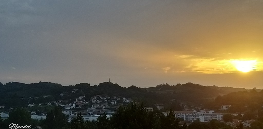MundetPilar's tweet photo. #Irún #Solentrenubes
@video2paco @meteosojuela @meteocastuera @toro_an @AlexMuozGarc @ManuelRevilla57 @rasalvi49 @AriesAbril11 @lorenfabi @Divulgameteo @Rub_dc @rrequenab @tiempobrasero @TiempoCom
@dut1977
@eguraldia
@Antena3
@EFerroviario
@MeteoCanal
@24h_tve @AEMET_PaisVasco https://t.co/Ea6f4Pw8JX