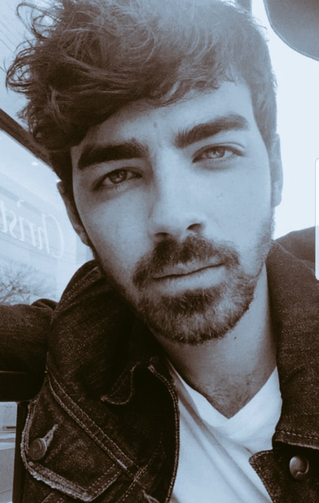 OAKGreybacK's tweet photo. ✘
━━━ Aprende a ser como el lobo , con la sabiduría en su silencio , la astucia en su colmillo , y la persistencia en su fortaleza .
#FreeRol
#SeductiveWolf https://t.co/WgRAkEkOvI