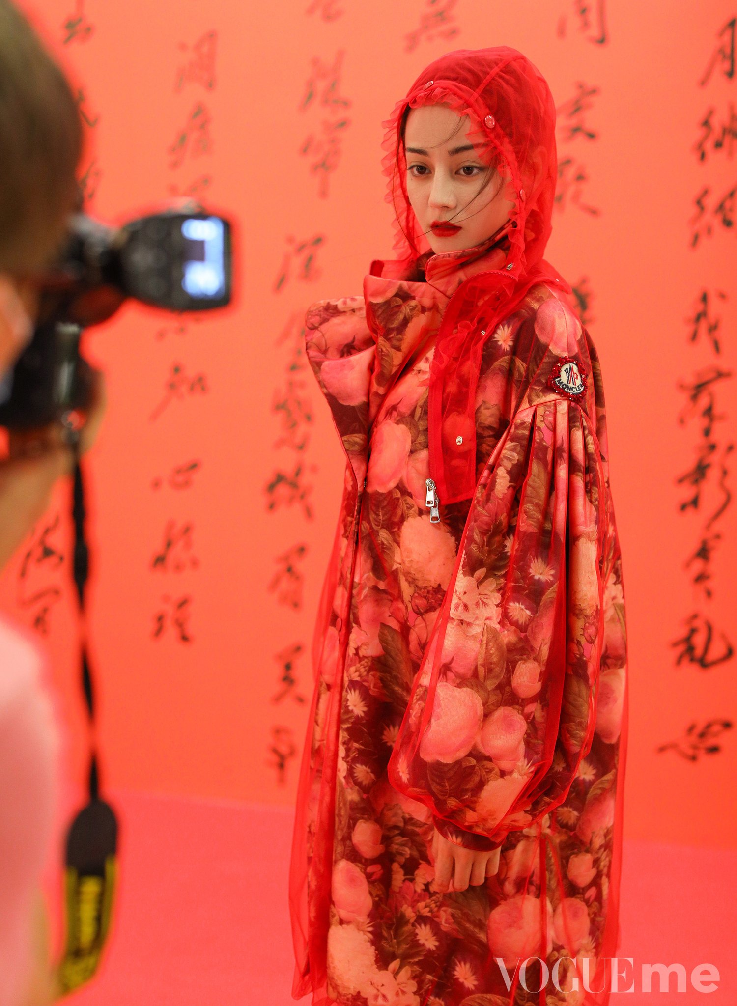 dilraba-updates-on-twitter-behind-the-scenes-of-dilireba-s