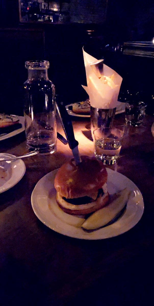 indoor dining is where it’s at here #welcomeback (at <a href="/AuCheval/">Au Cheval Diner</a> in Chicago, IL) swarmapp.com/c/lEb1aHO4CX9