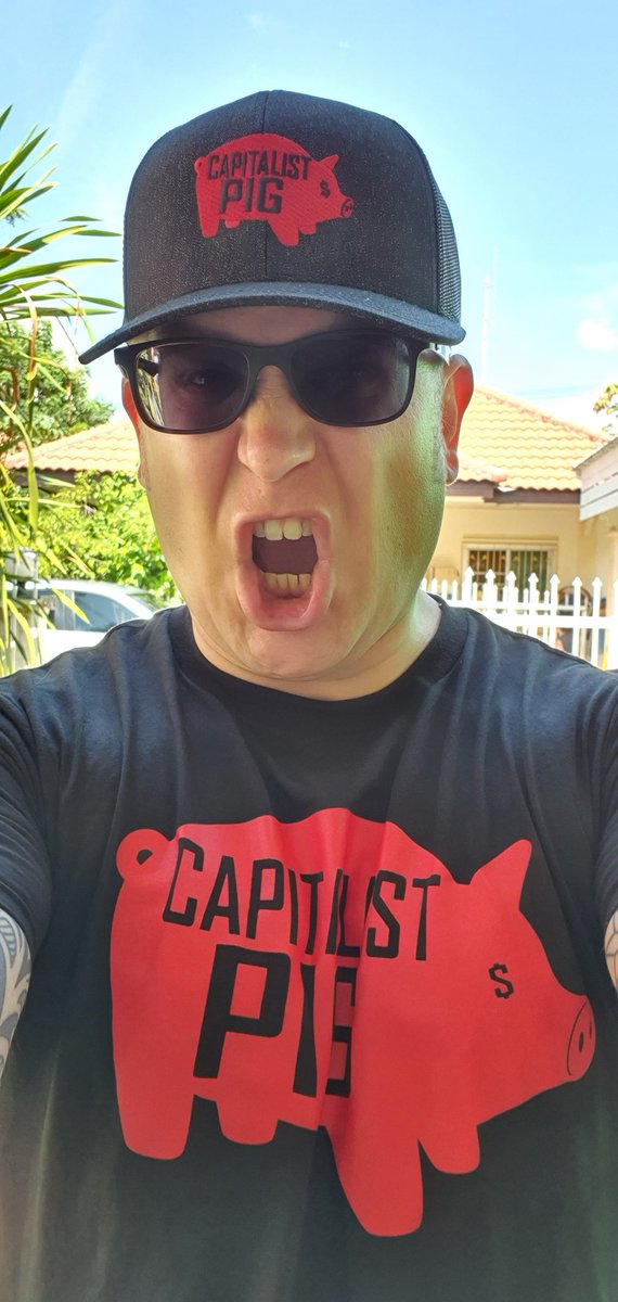 TomGreese's tweet image. I'm a #CapitalistPig and I'm loving it! Finally the swag arrived 😊
#salesfunnelradio #clickfunnels