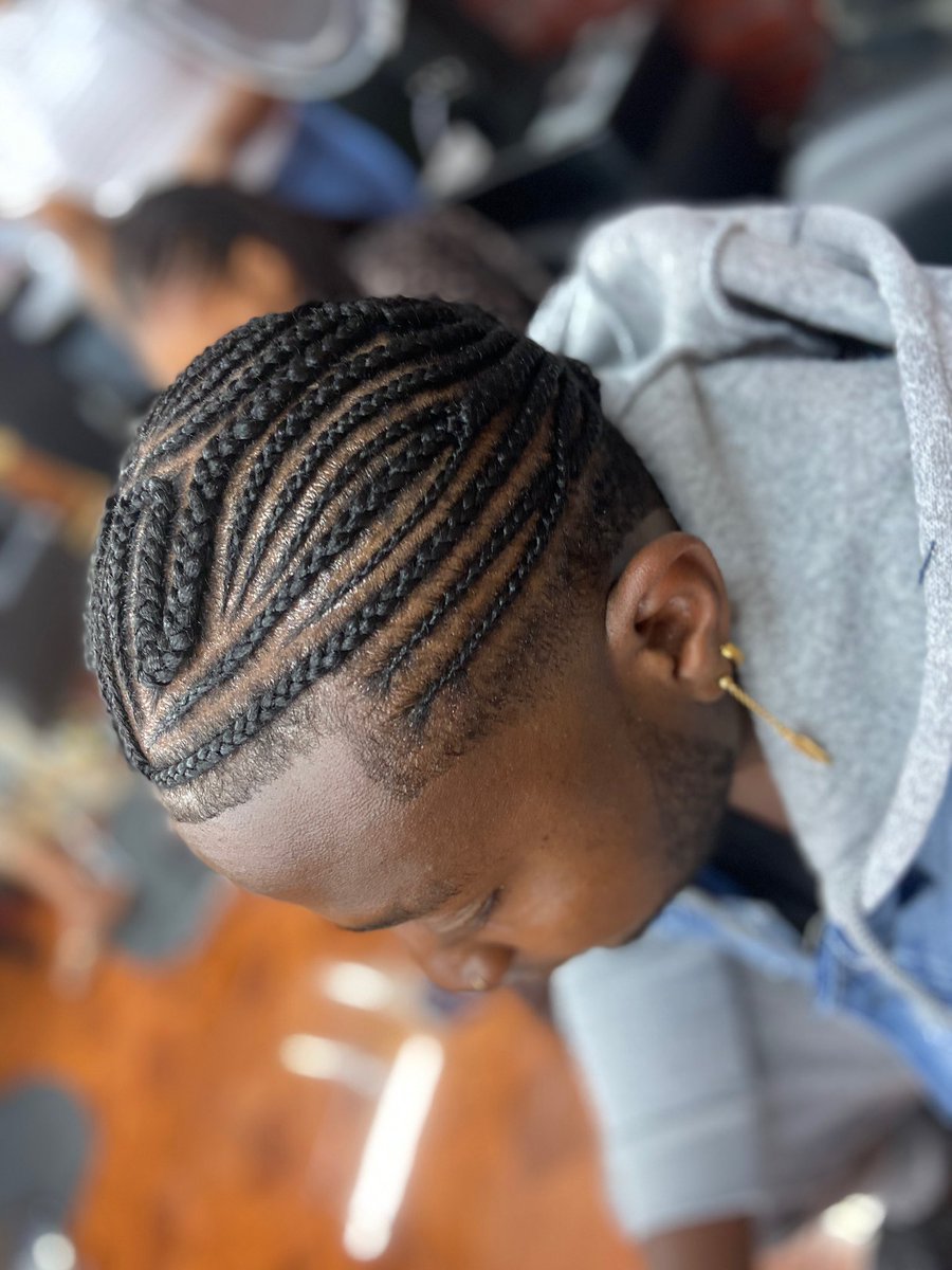 steevyfranch's tweet photo. @hair.by.juju set me right 🔥... 
book her today @hair.by.juju 
#braids #hair #steevyfranch #franche #awoo #malebraids https://t.co/322GiUYbvG