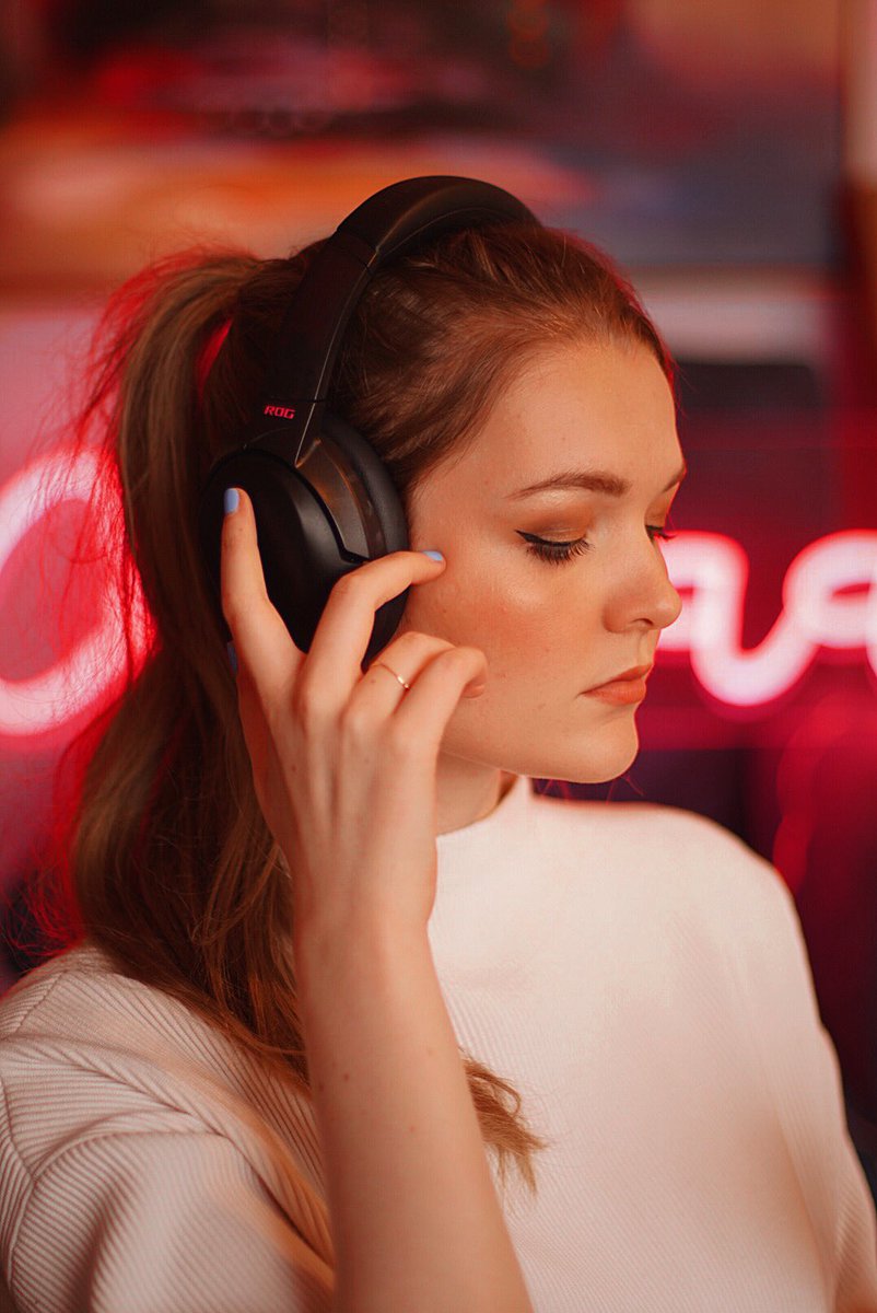 Caaaaate tweet media