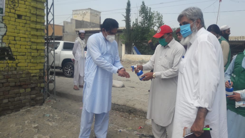 prcsfata's tweet photo. #PRCS-MA Waziristan branch DPO and volunteers jointly conducted awareness session. Team PRCS display a number of Banners and distributed pamphlet in cattle market with the help of TMA. AC Wana MR Amir Nawaz and TMO Wana also participated.
#CoronaVirusPakistan #EhtiatKarona #PRCS https://t.co/OI6u78lQdd