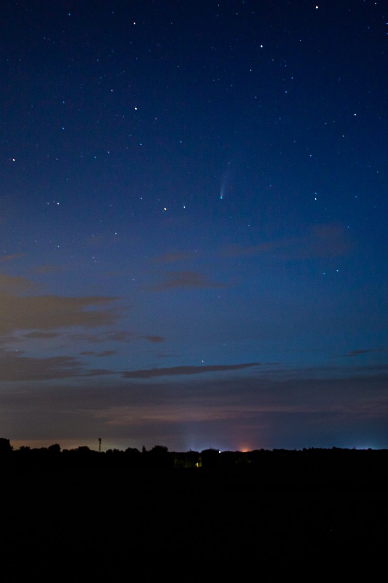 Sunflowers822's tweet photo. Oh the places that we go! Amateur comet chasing was on this week's to do list. Driving down random country roads is always fun and the fireflies lit the way.  

#NotSoSureAboutNeo #starrynight #Astrophotography #stillanamateur #SubaruForester @subaru_usa https://t.co/bmCs3W6x5K