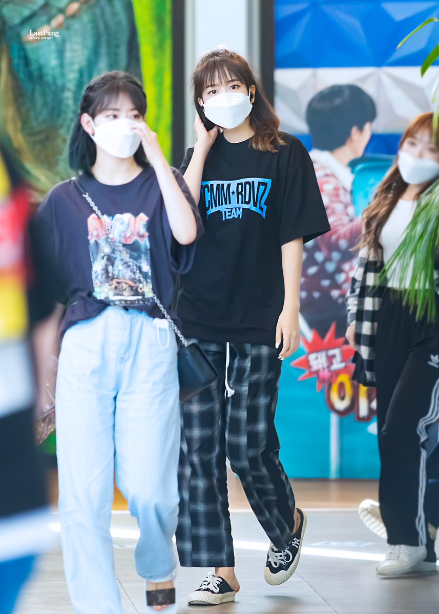 thread of yujin being really good at standing and walking