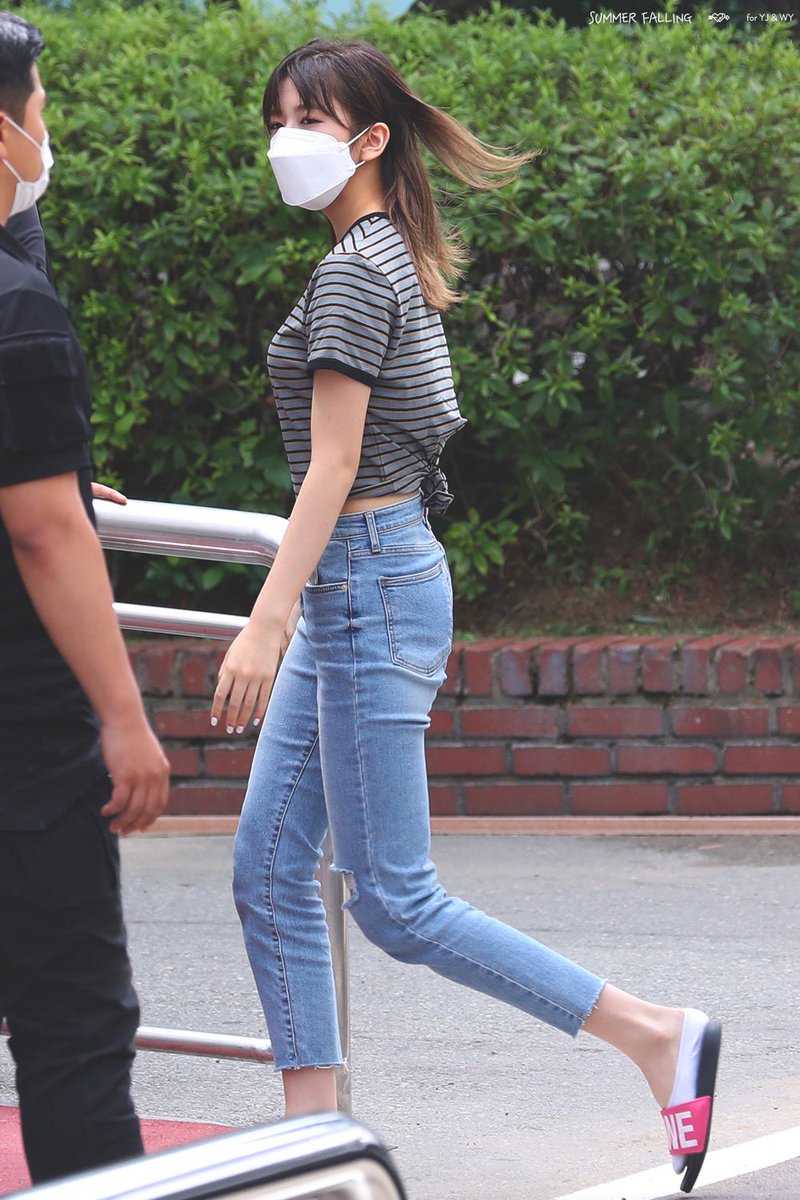 this thread being like her legs (long)