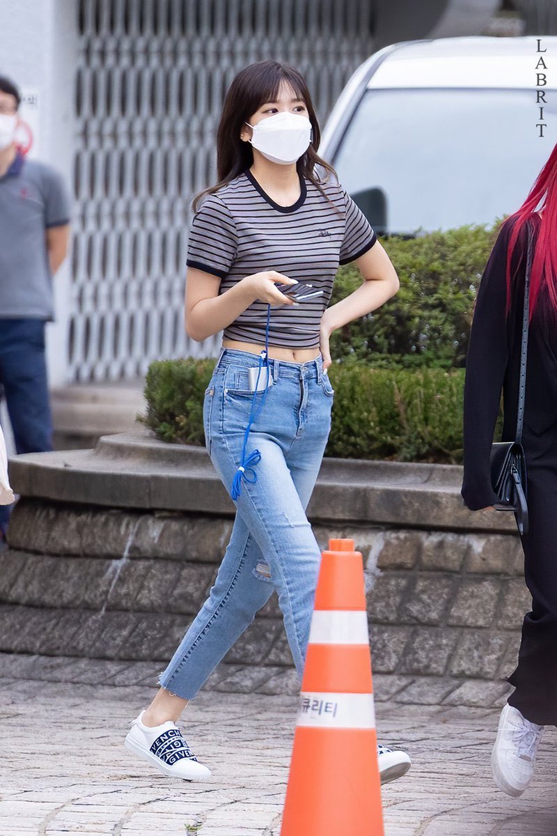 thread of yujin being really good at standing and walking