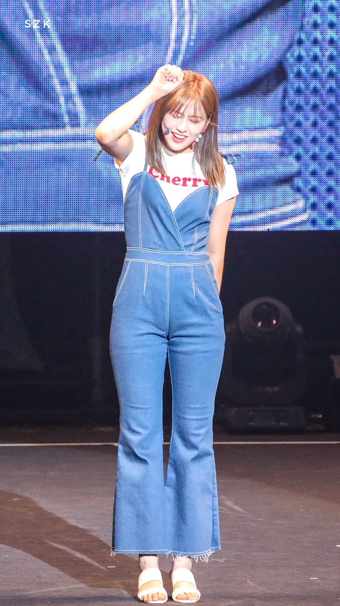 thread of yujin being really good at standing and walking