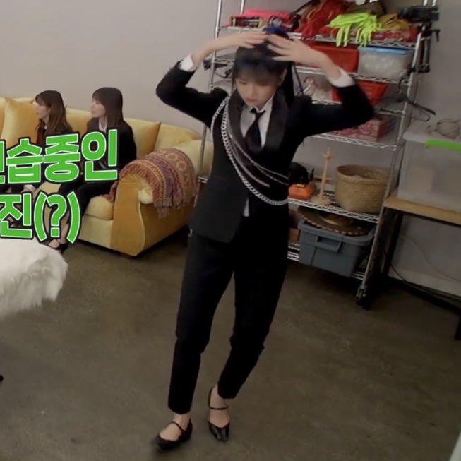 thread of yujin being really good at standing and walking