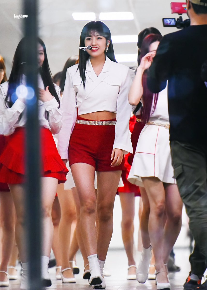 thread of yujin being really good at standing and walking