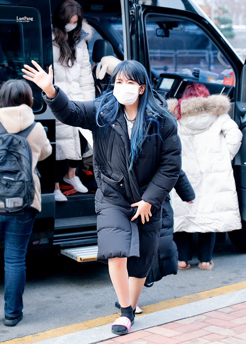 thread of yujin being really good at standing and walking