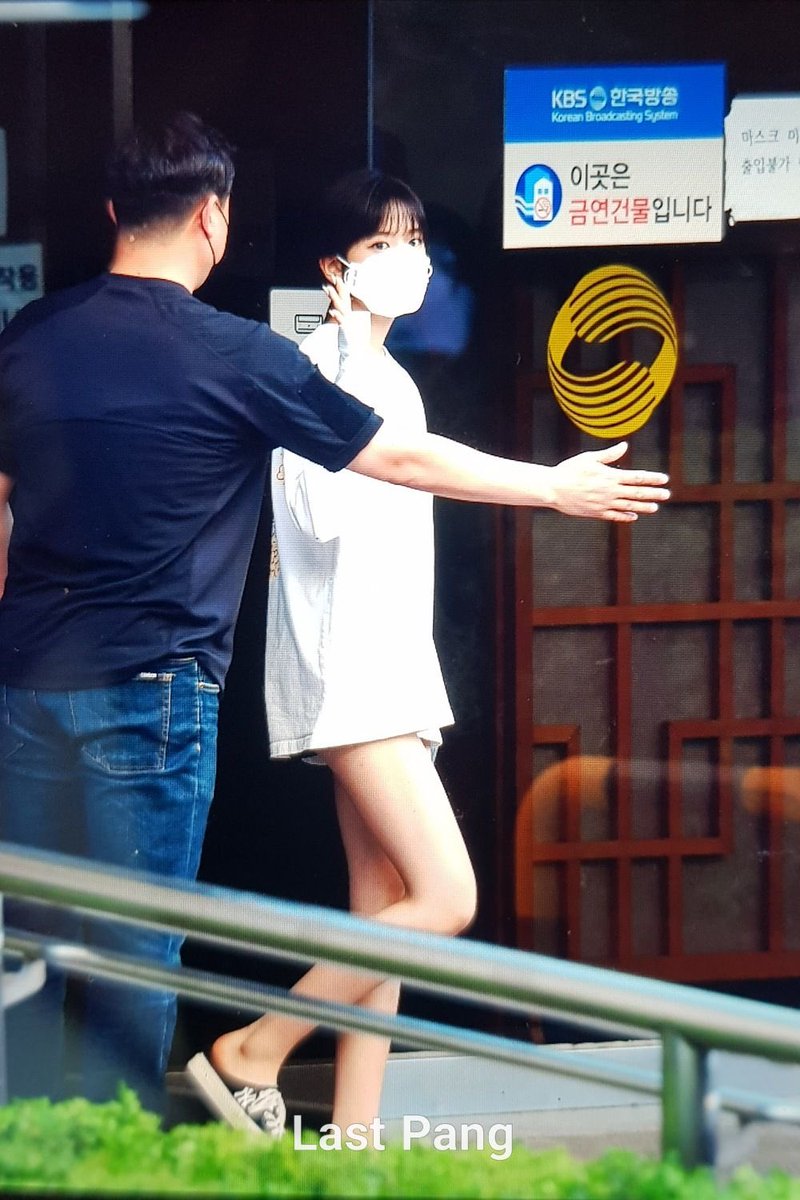 this thread being like her legs (long)