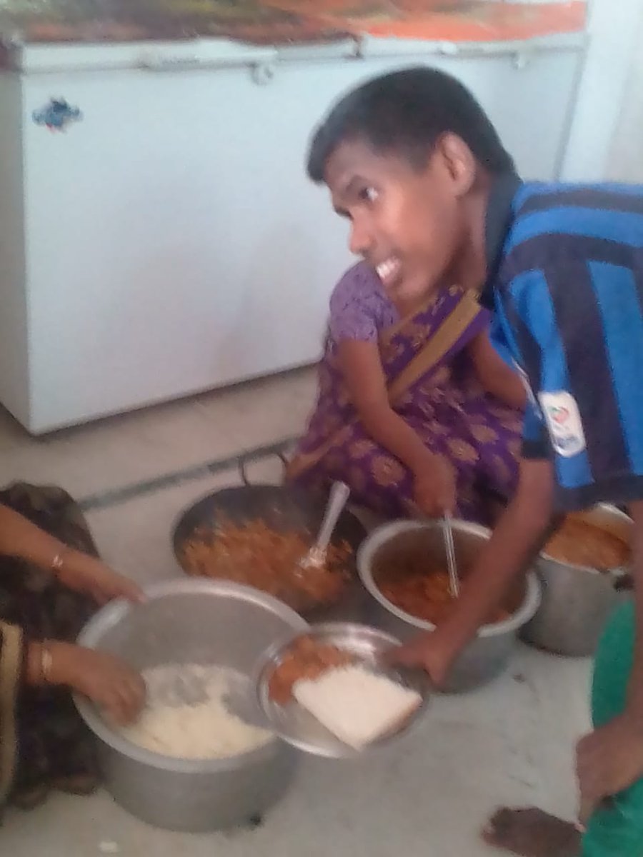 Blind kids ki lunch arrange chesam