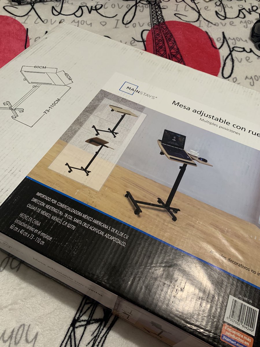 Mi novio sabe que muy pronto empezaré la escuela y hoy me regalo esto para poder hacer mis clases en línea 🥺❤️