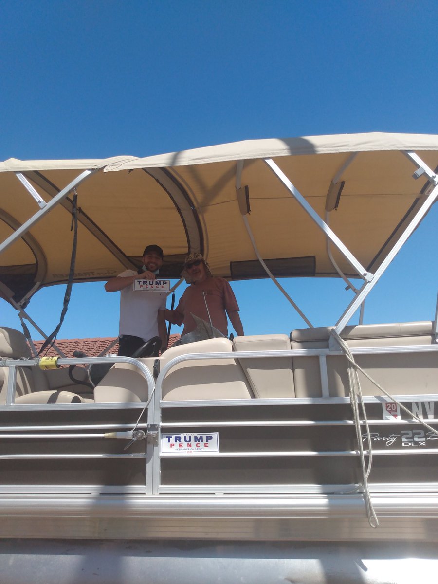 GOPKeiMorr's tweet photo. 📣ALL ABOARD🚤: Boaters support @realDonaldTrump in #LasVegas #Nevada. John a dedicated #Trump2020 Victory Campaign #volunteer helped prepare the boat for sail. #BattleBornRed
#BoatersForTrump #GOP #KAG #LeadRead #MAGA 📸 by #GOPKei https://t.co/Gn5yYFPPA3