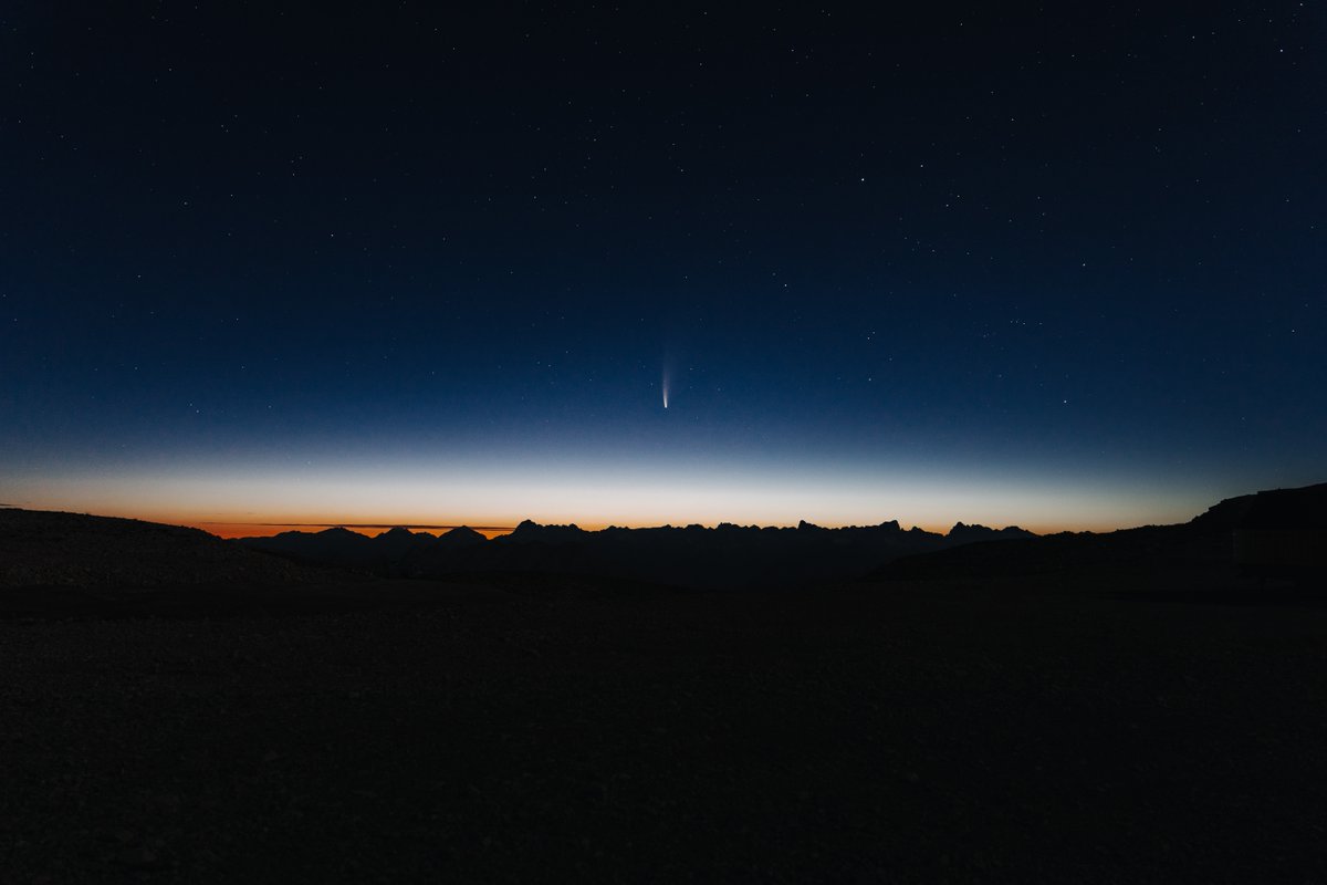 ledevoluy's tweet image. Suivez le parcours de la comète Neowise à travers Le Dévoluy 💫

📸 Sylours / @bldjordan 
📍 Pelleautier / Plateau de Bure
#devoluy #myhautesalpes #neowise