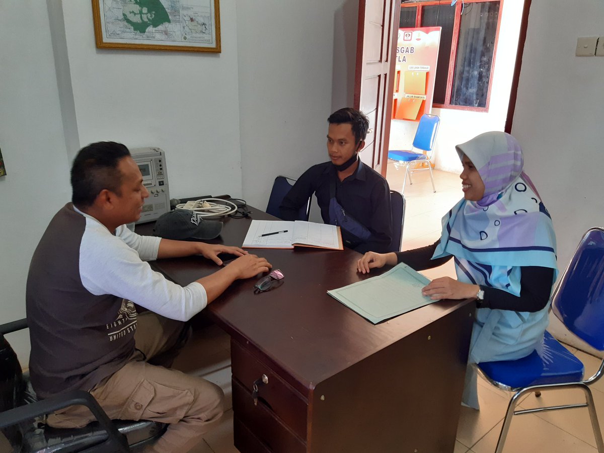 Ernawatiharaha5's tweet photo. kerja sama #BadanRestorasiGambut dengan berbagai pihak dr mulai Bupati, Kadis PMD, BPBD&amp;OPD2 terkait lain di Kabupaten Rohil Riau sangat harmonis dalam upaya restorasi gambut..
masih mengharapkan #lanjutkanrestorasigambut 

pak #Jokowi https://t.co/rLs8YqQ5Va