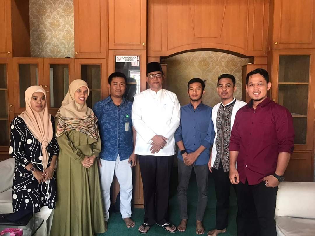 Ernawatiharaha5's tweet photo. kerja sama #BadanRestorasiGambut dengan berbagai pihak dr mulai Bupati, Kadis PMD, BPBD&amp;OPD2 terkait lain di Kabupaten Rohil Riau sangat harmonis dalam upaya restorasi gambut..
masih mengharapkan #lanjutkanrestorasigambut 

pak #Jokowi https://t.co/rLs8YqQ5Va