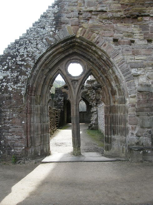 Tintern abbey, this is the abbey you can see from the devil's pulpit view #WyeValley #architecture