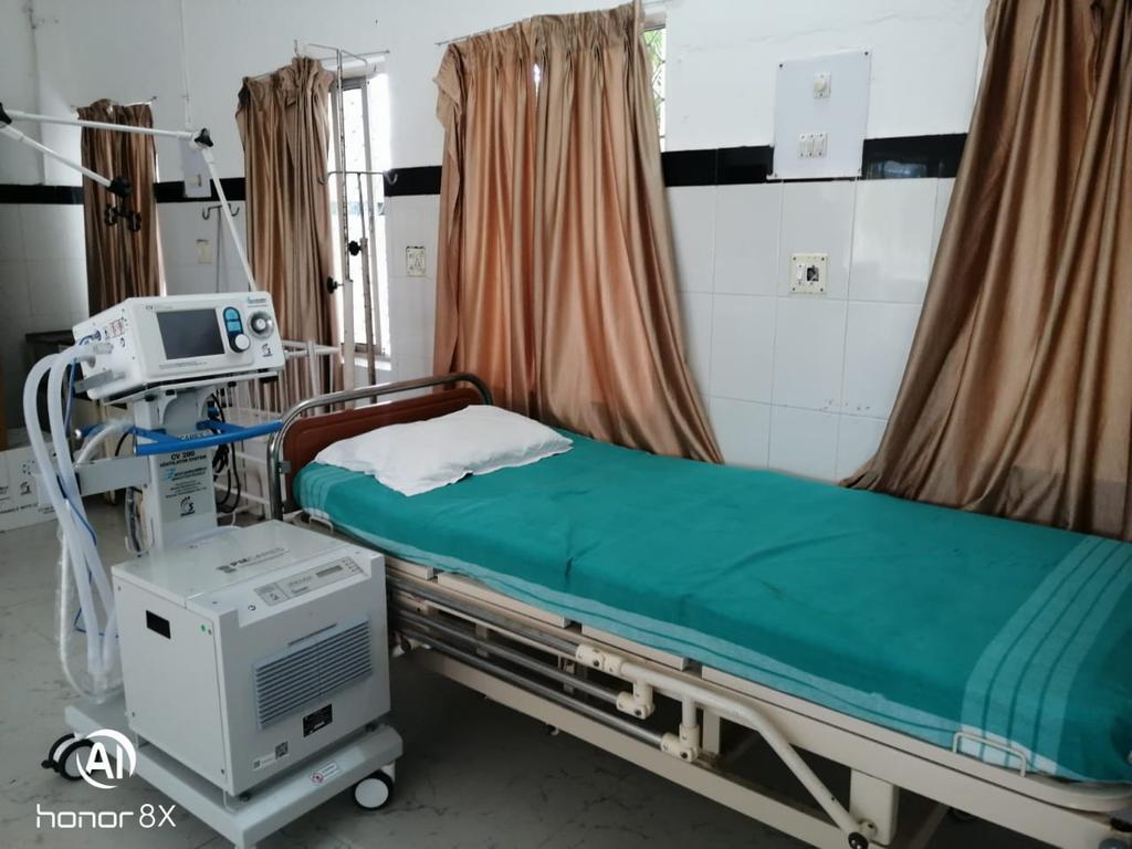 DC_NMAndaman's tweet photo. Truenat machine installed at Dr. R P Hospital, Mayabunder for testing of suspected Corona cases in N&amp;MA Dist.

Ventilator is also been installed at Dr. R P Hospital, Mayabunder to provide respiratory support for the critically ill patients.

#andamanfightscovid19 
@DrAngelBhati https://t.co/UqDw8Z70P1