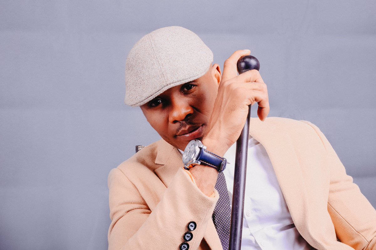 CloudsMediaLive's tweet photo. Kupitia #AlikibaHomeComingConcert - @OfficialAliKiba ameamua kuendeleza #Ukarimu wa Kigoma na Tanzania. Anarudi nyumbani na #BehewaLaUkarimu - Behewa ambalo Alikiba akishirikiana na #Wapambanaji wenye upendo watachangia mahitaji muhimu kupeleka kwenye kambi ya wakimbizi Kigoma https://t.co/9IXHbGLnTU