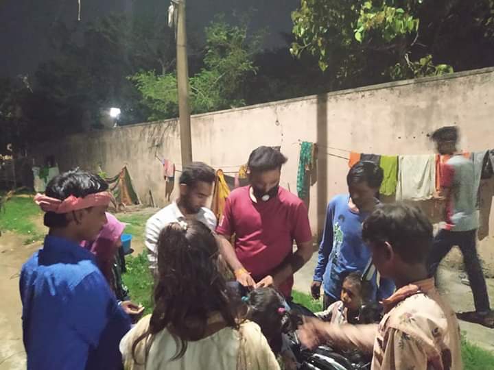Prajapati905760's tweet photo. आज राजस्थान यूथ क्लब द्वारा जयपुर में प्रदेशाध्यक्ष Gulveer Fouzdar Karili के नेतृत्व में गरीब बच्चों को कपड़े वितरित किए गए इस मौके पर राजस्थान यूथ क्लब के प्रदेश पदाधिकारी एवं कार्यकर्ता मौजूद रहे
#joinryc #TeamRYC
@P_S_Bharatpur @madhusudanpraja @ArjunprajapatRU https://t.co/7OsvKmEYWn