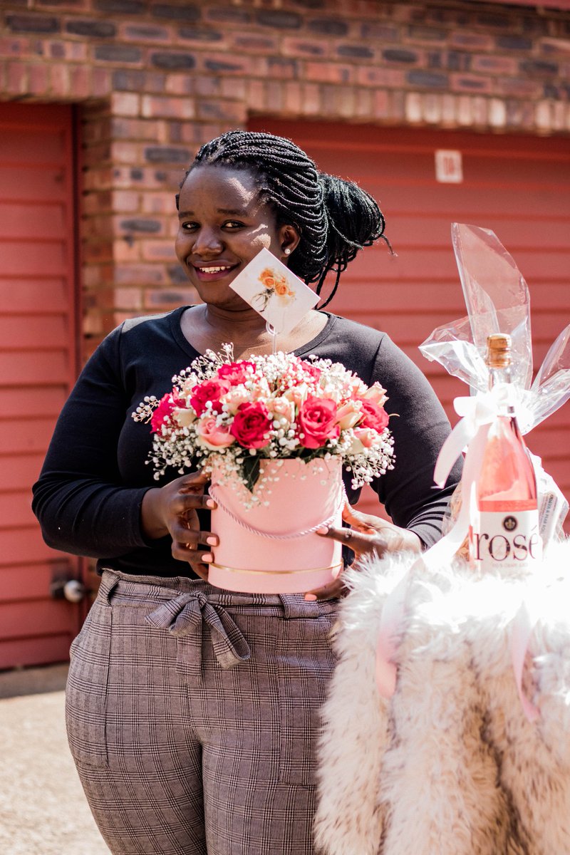 BoetMuzzie's tweet photo. Hi there! Please support my sister Vhutshilo from Pretoria, Arcadia. She makes these lovely gifting packages for Birthdays. 🤗

Please RT ❤ https://t.co/EQKdzZ1aIb