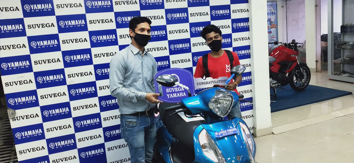 ayushshutterbug's tweet photo. Aaj #hdfcbank Ke Dwara #CSC se lead Create Ki aur turant new Scooter Fascino 125 Fi  li gayi Thank You #hdfccsc  @dintya15 @HDFC_Bank @SanjayHDFCBank @Luvlotuspankaj https://t.co/jjOr7gi2uk