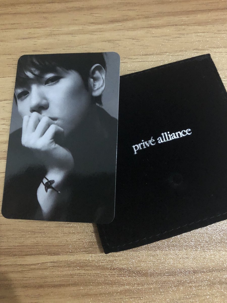 deejayanzes's tweet photo. OMG!!! My Hope Bracelet arrived an hour after I received the email!!! 😲😭😲😭😲😭
ITS SO PRETTY!!! 🥰🥰🥰 THANK YOU @prive_alliance @B_hundred_Hyun @weareoneEXO #hopebracelet #privealliance #baekhyun #bbh #exo https://t.co/zwb7kzdXqk https://t.co/iY6xuV6LA7