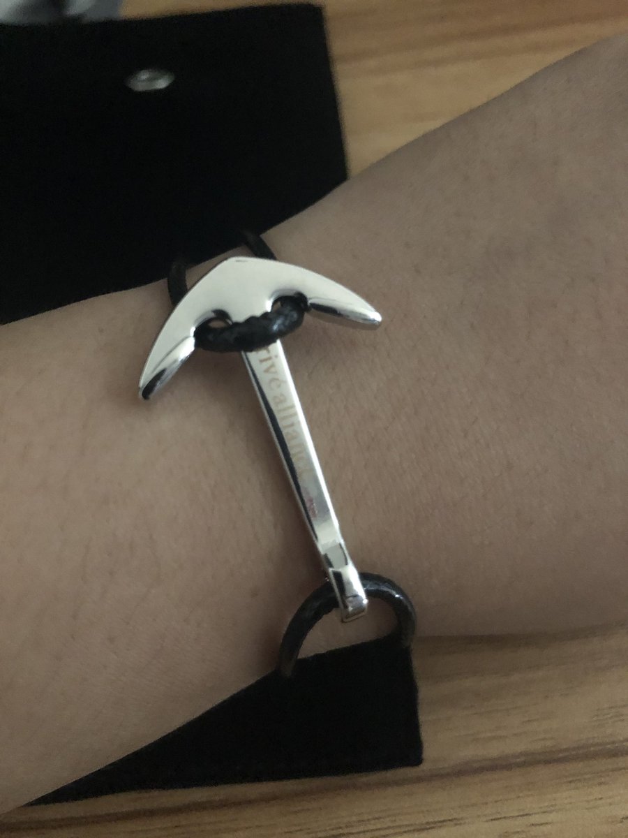 deejayanzes's tweet photo. OMG!!! My Hope Bracelet arrived an hour after I received the email!!! 😲😭😲😭😲😭
ITS SO PRETTY!!! 🥰🥰🥰 THANK YOU @prive_alliance @B_hundred_Hyun @weareoneEXO #hopebracelet #privealliance #baekhyun #bbh #exo https://t.co/zwb7kzdXqk https://t.co/iY6xuV6LA7