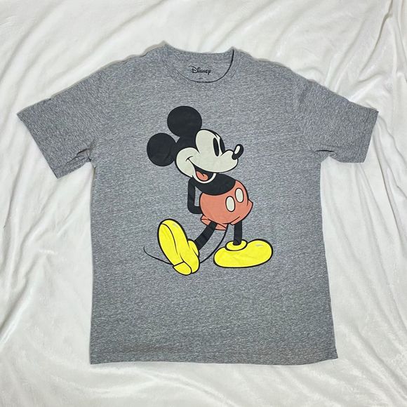 RodLK1019's tweet photo. So good I had to share! Check out all the items I'm loving on @Poshmarkapp #poshmark #fashion #style #shopmycloset #billionaireboysclub #cutterbuck #disney: https://t.co/o3aUdDf1O9 https://t.co/t7LsmX9u4V