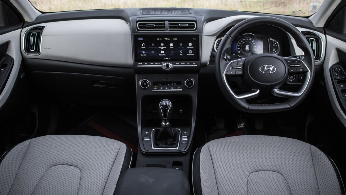 CarWale's tweet photo. The new-gen Hyundai Creta aims to surpass its predecessor in more ways than one. We have driven it, so here are five things that we really liked about the new Creta and two things that we didn’t - https://t.co/8mb1zQUWbu
#CWReview #Hyundai #HyundaiCreta #Creta https://t.co/Ei16xoYJ5m