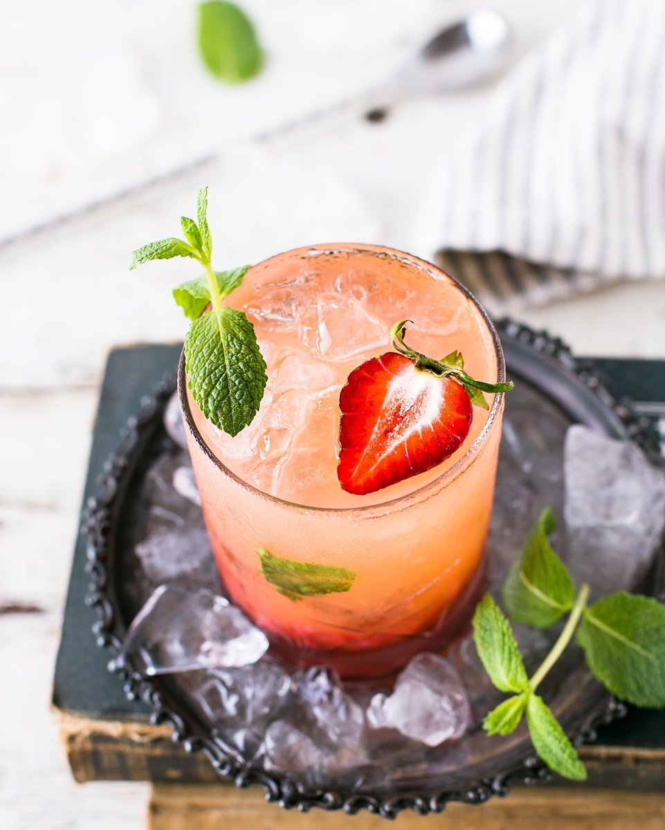 Peachy? #🍑
.
Try our Summer Peach Spritz, made with Wilfred's.
.
- 50ml Wilfred's Aperitif <a href="/wilfredsdrinks/">wilfredsdrinks</a>
- 1 fresh peach, diced and muddled
- 100ml Tonic Water @fentimansltd
.
Peel and cut peach. Add ingredients to mixing glass and muddle together. Strain and pour over ice.